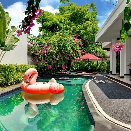 D&G Villas Nusa Dua Exterior photo